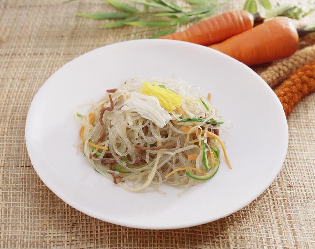 ����� ����ó�� ���� �� ��ä�� ����� �־�Դ´�.jpg