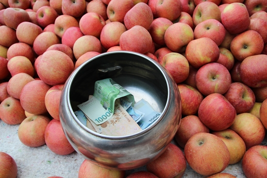 �ٶ��� �ƹ����Ҿ  �̼ӿ� ����  �� ���ư��� , �׷��� �䰭�� ���ٴϱ��.jpg